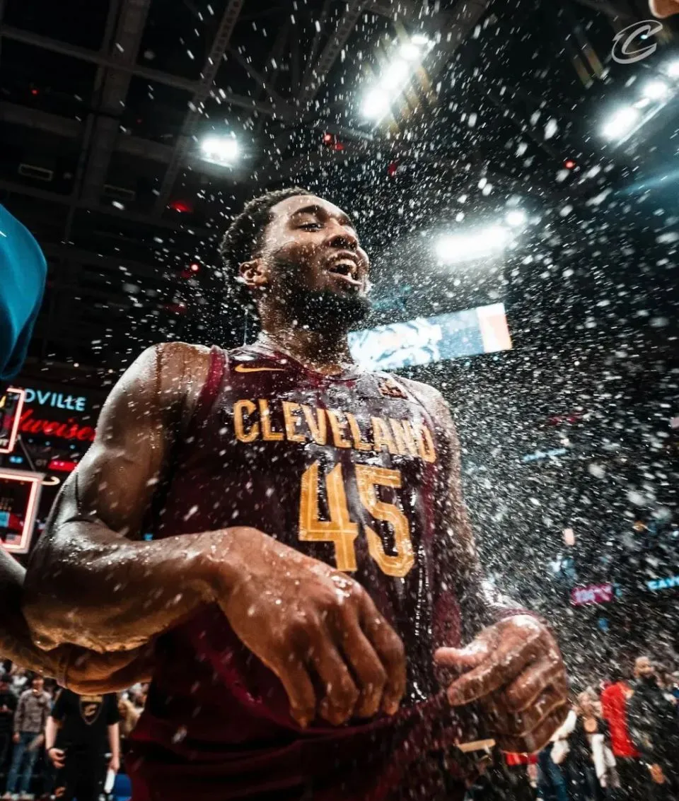 墨西哥男篮爆冷76人，米切尔打破历史纪录