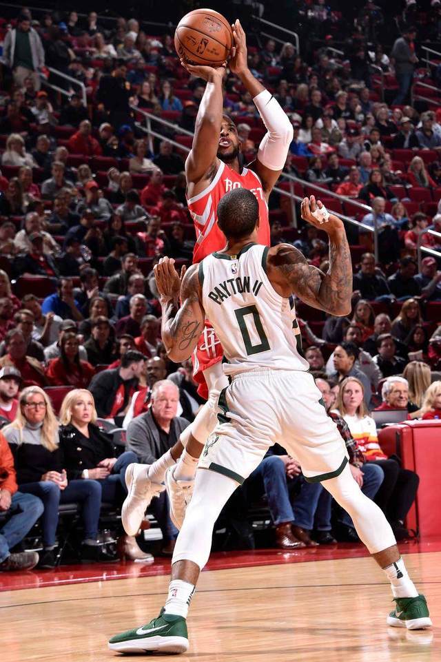 关于雄鹿豪取主场四连胜，公牛难求一胜的信息