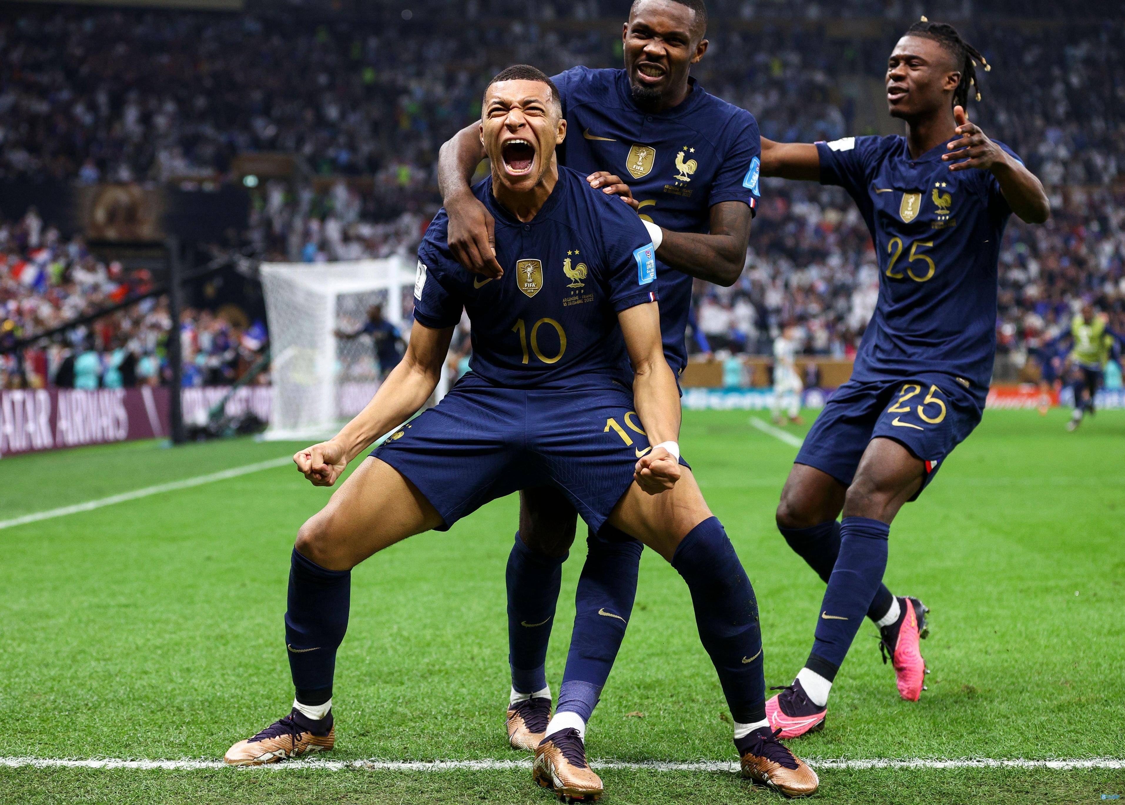 波兰后卫受伤退场，影响欧预赛前景的简单介绍