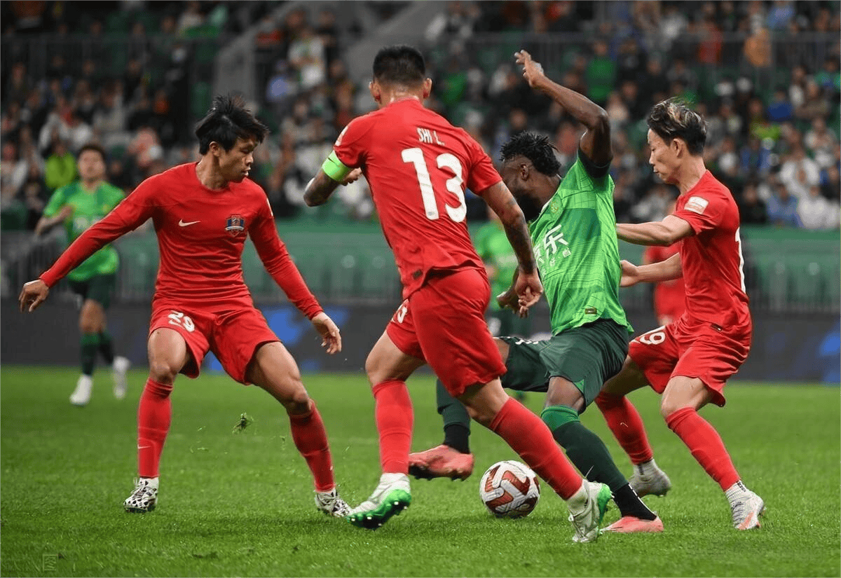 申花客场憾平恒大，中超冠军悬念依旧