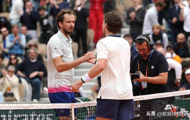 包含法网轻取年终总决赛，梅德韦杰夫统治全场的词条