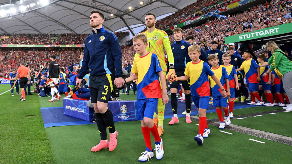 包含匈牙利队逆袭成功，晋级欧国杯四强的词条