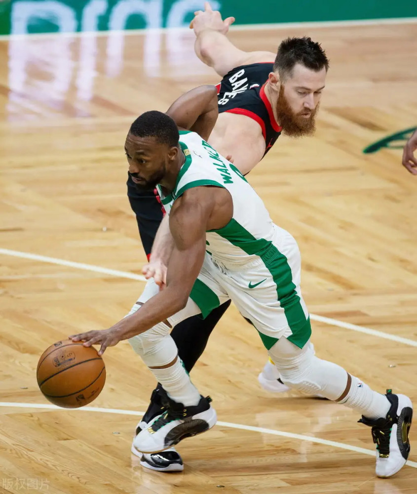 关于北京队力克辽宁队，塔图姆刷新纪录的信息