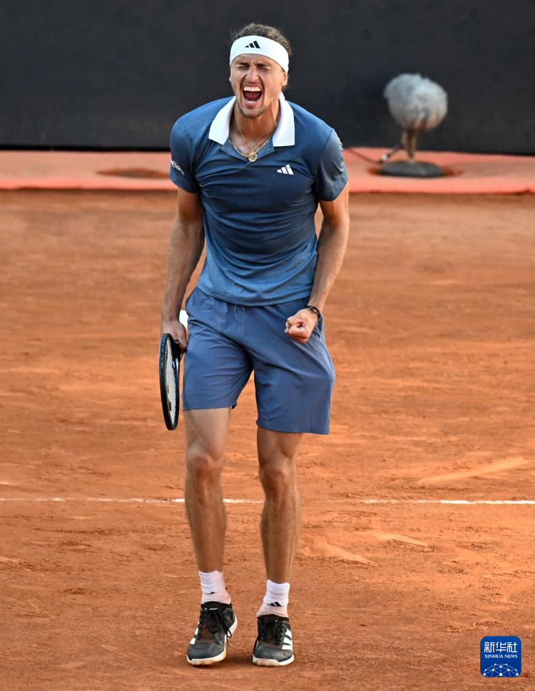 关于拉沃尔杯逆转联合杯,兹维列夫点燃赛场的信息 关于拉沃尔杯逆转联合杯,兹维列夫点燃赛场的信息