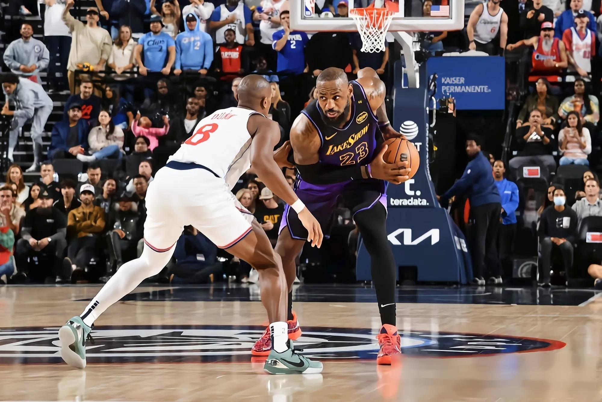 湖人逆转江苏队，伦纳德点燃赛场