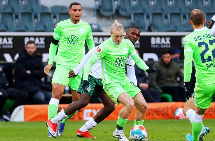 红牛二队完胜阿斯顿马丁，汉密尔顿状态火热的简单介绍