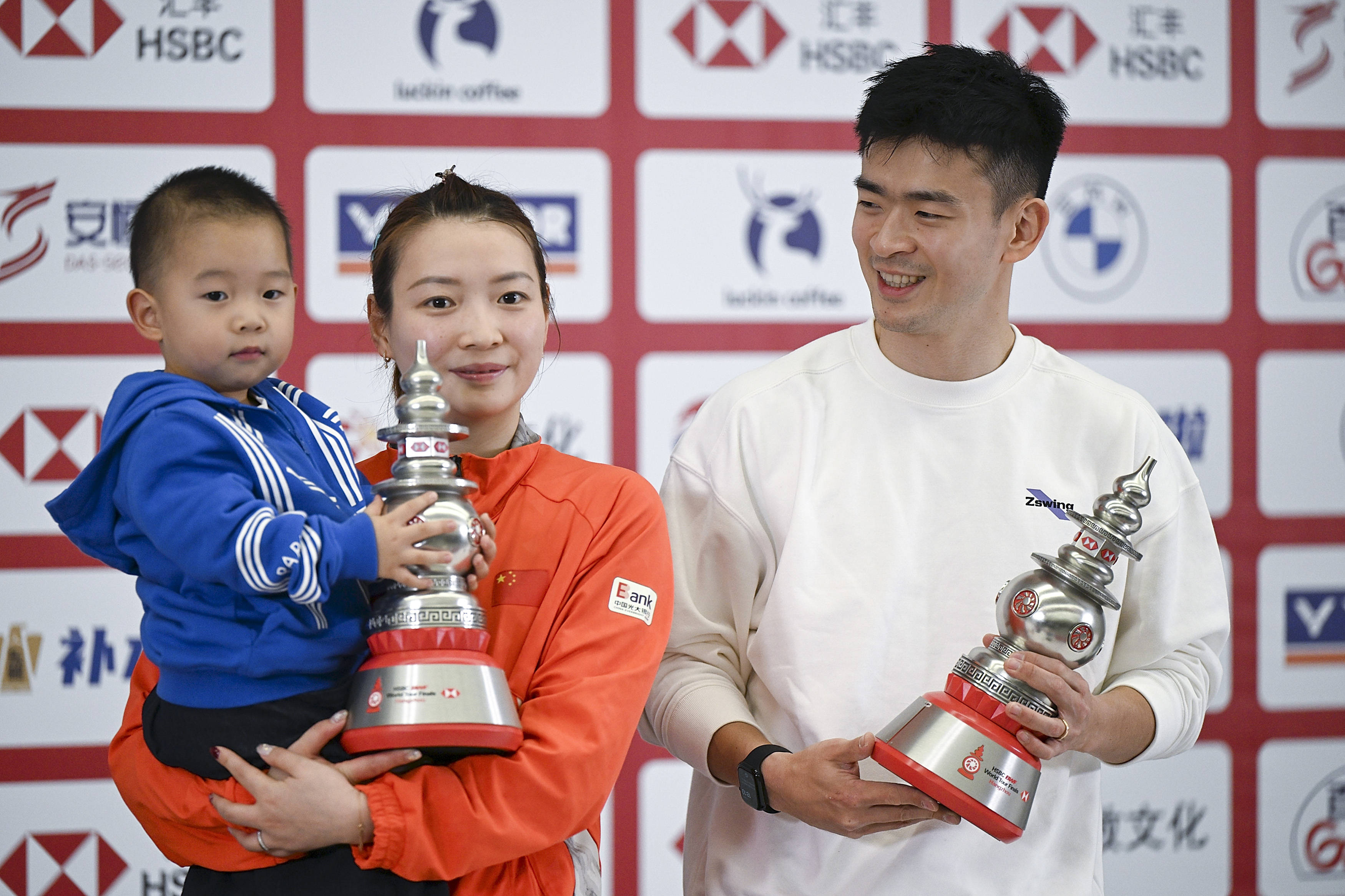 法国队完胜韩国队，郑思维惊艳四座