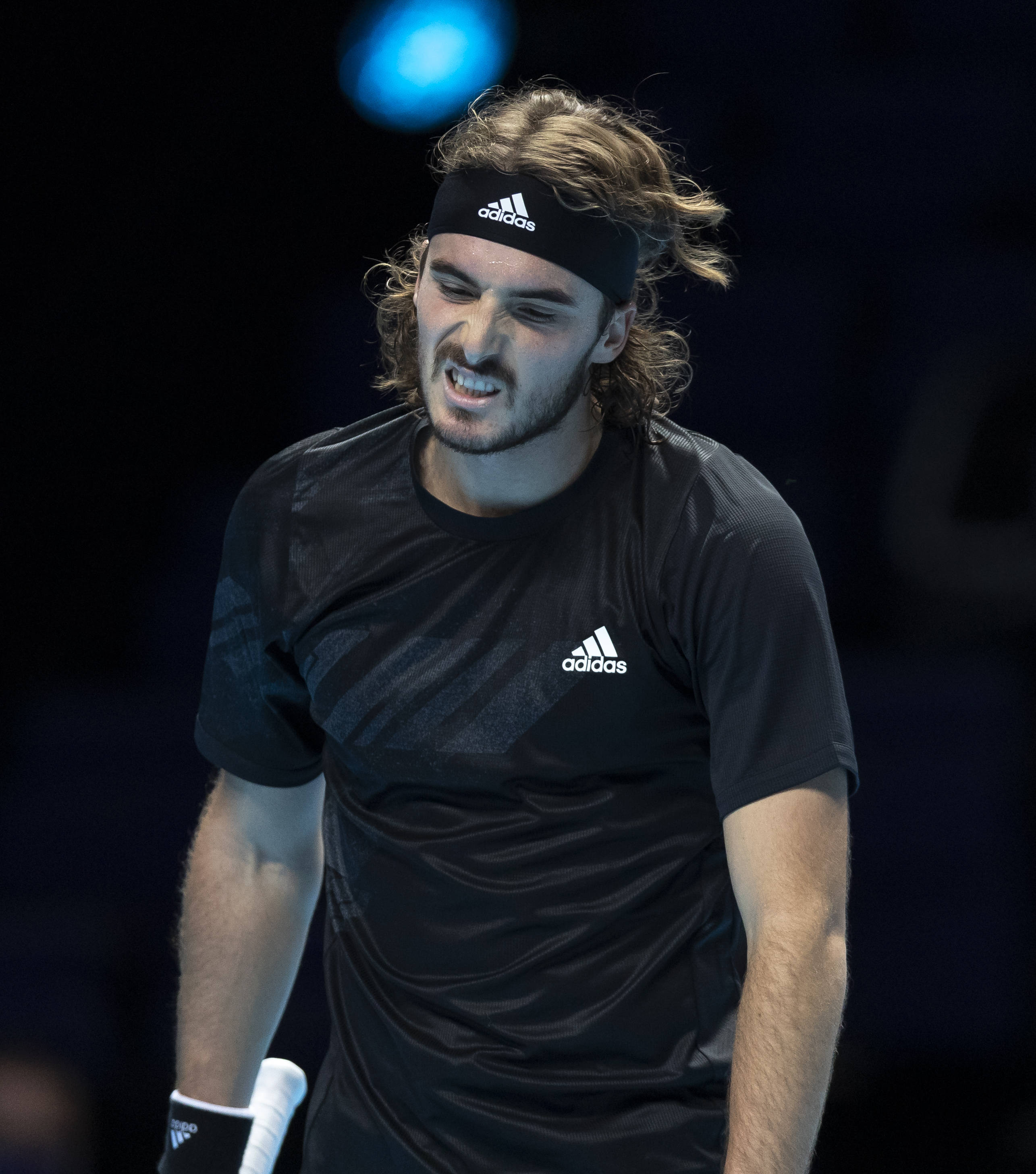 意大利网球队强势英国网球队，西西帕斯打破历史纪录