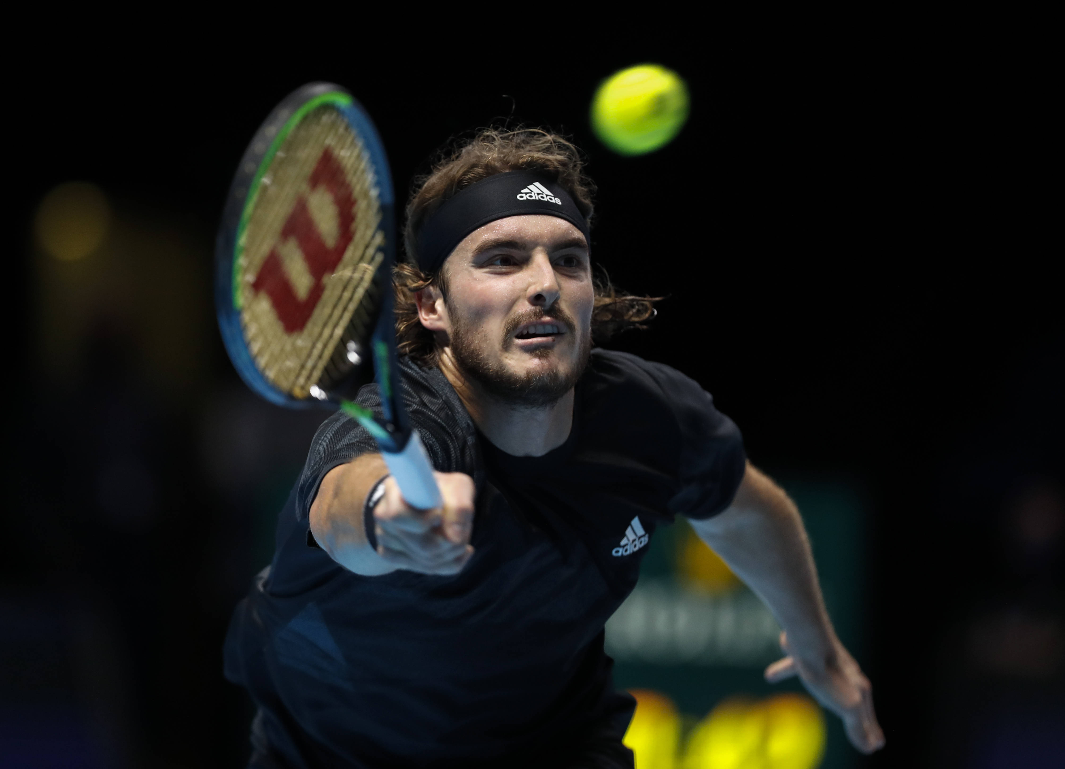 意大利网球队强势英国网球队，西西帕斯打破历史纪录