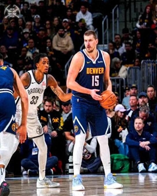 篮网完胜掘金,库里带队取胜 篮网完胜掘金,库里带队取胜