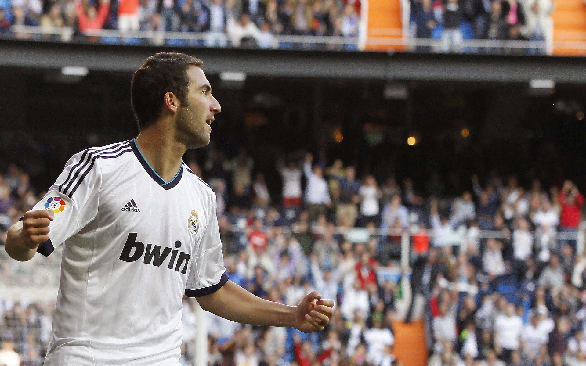 新王登基还是旧神操盘？莱比锡红牛斩落洪都拉斯背后的梅西式掌控力